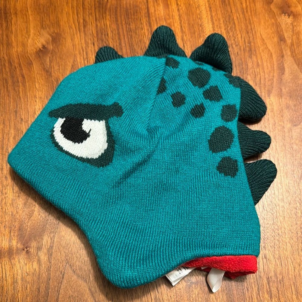 H&M Dinosaur hat size 4-8y